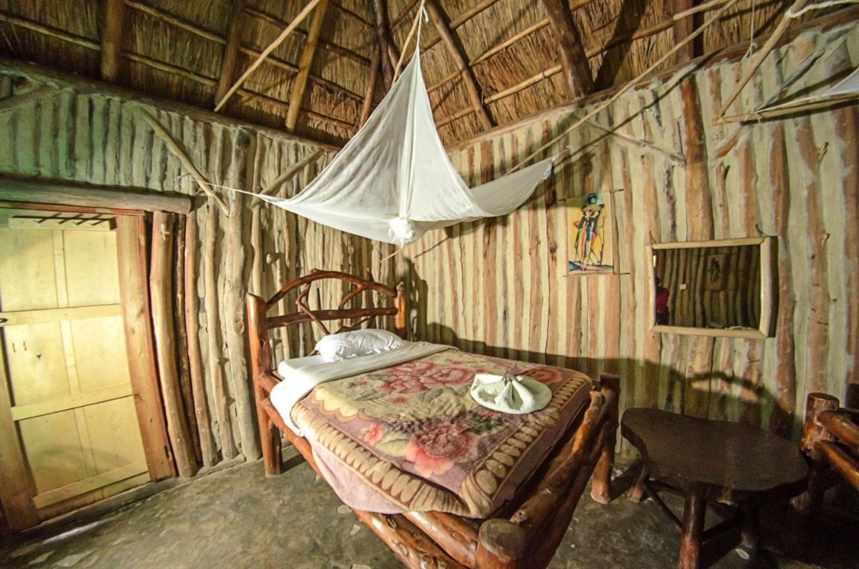 Dave The Cave Eco Lodge And Cultural Campsite Rubirizi Ngoại thất bức ảnh