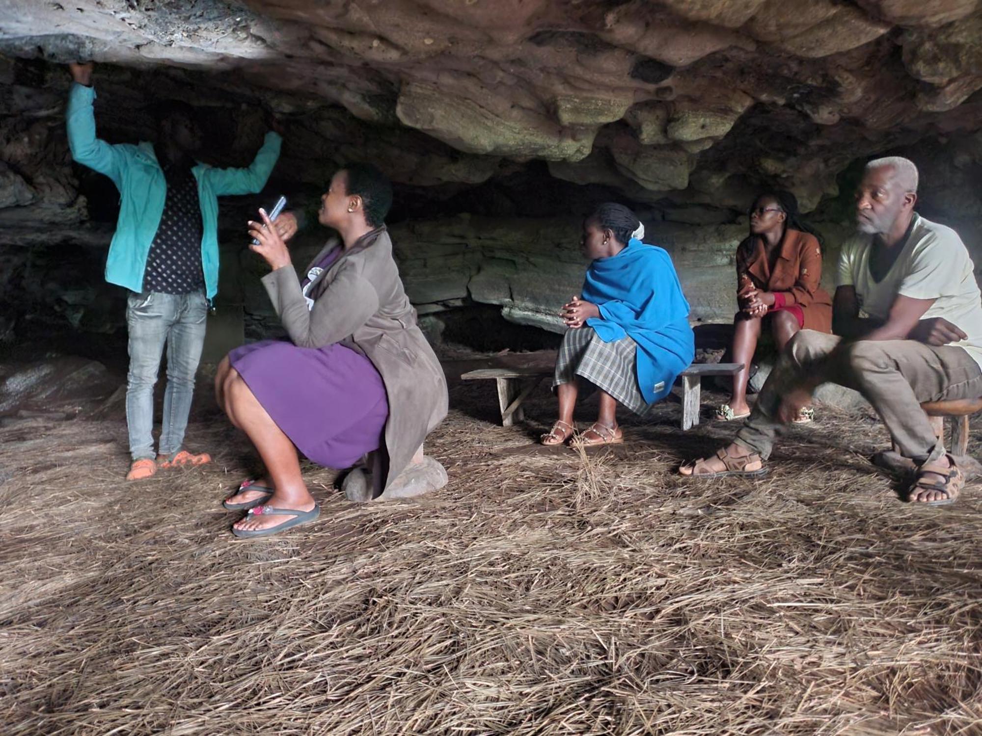 Dave The Cave Eco Lodge And Cultural Campsite Rubirizi Ngoại thất bức ảnh